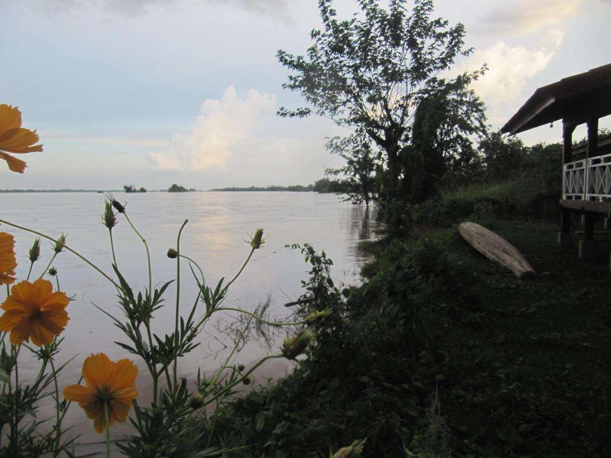 Don Som Riverside Guesthouse Ngoại thất bức ảnh