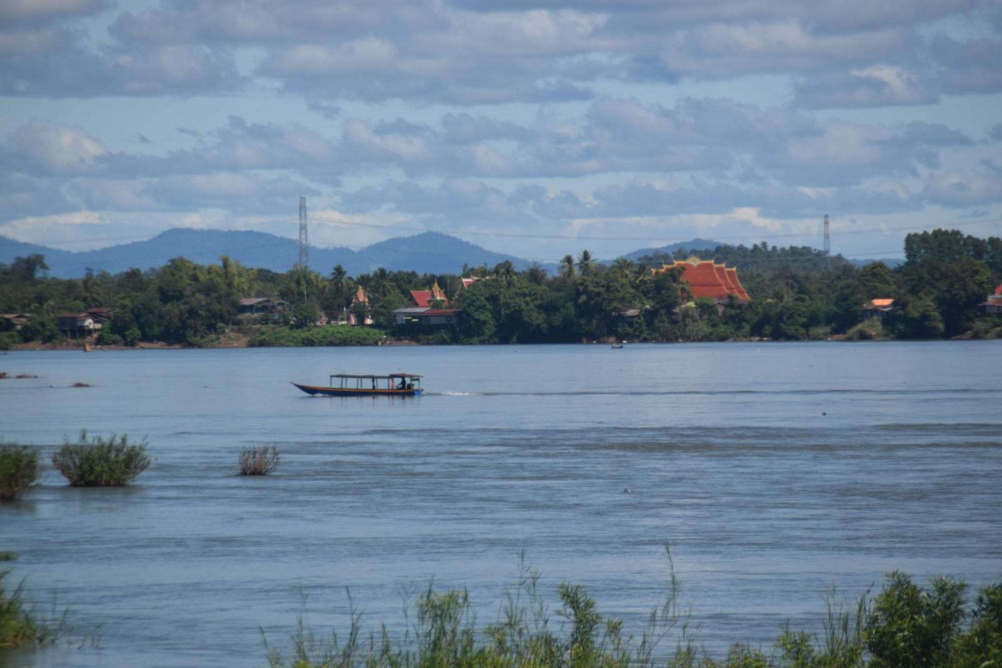 Don Som Riverside Guesthouse Ngoại thất bức ảnh